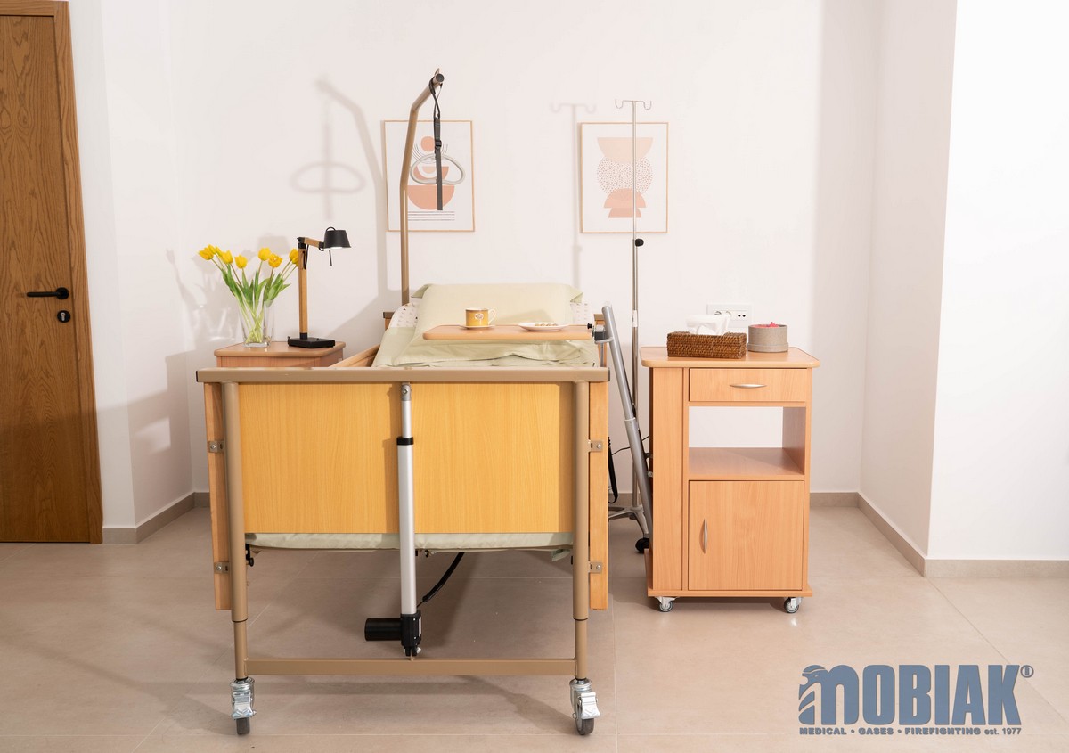 Κομοδίνο, Ξύλινο Τροχήλατο Με Ρυθμιζόμενο Τραπεζάκι - Image 3